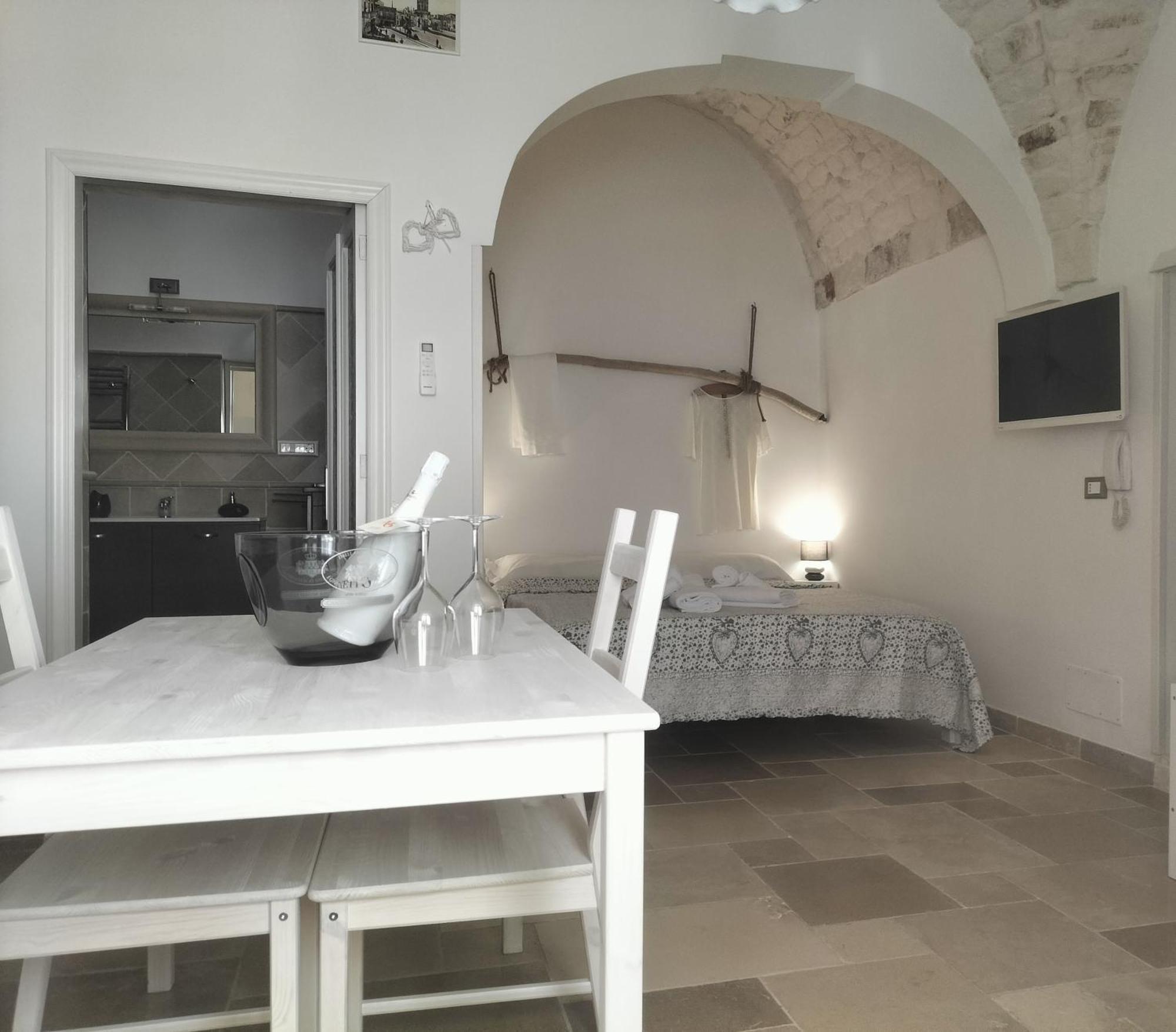 Le Tre Alcove Hotel Челие Месапика Екстериор снимка